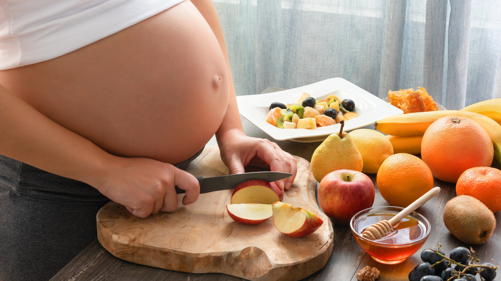 10 Fruits That Help Keep Blood Sugar Steady During Pregnancy