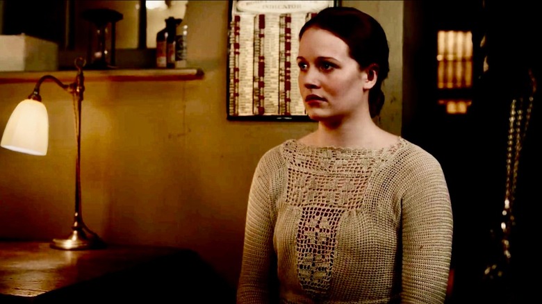Cara Theobold as Ivy Stuart in "Downton Abbey"