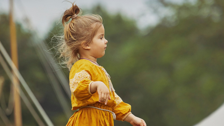 little girl in medieval dress