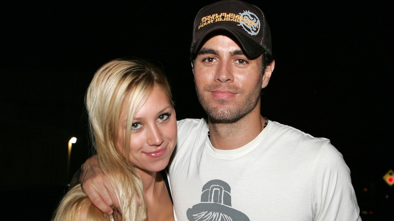 Anna Kournikova and Enrique Iglesias smile together